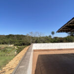 Casa com cinco quartos e vista para o lago no Condomínio Jardins
