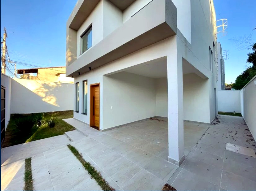 Casa à venda no bairro Bela Vista, em Lagoa Santa, próxima à Lagoa e a 10 minutos do Aeroporto de Confins